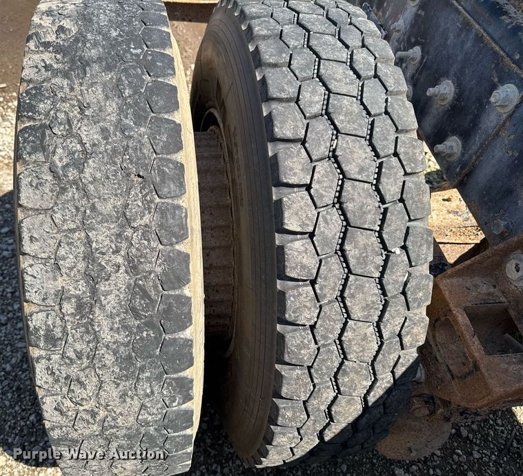 image for item EM2095 1988 Freightliner FLC112 semi truck