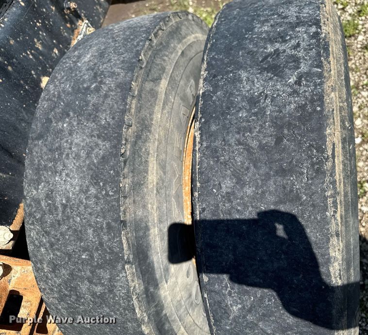 image for item EM2095 1988 Freightliner FLC112 semi truck