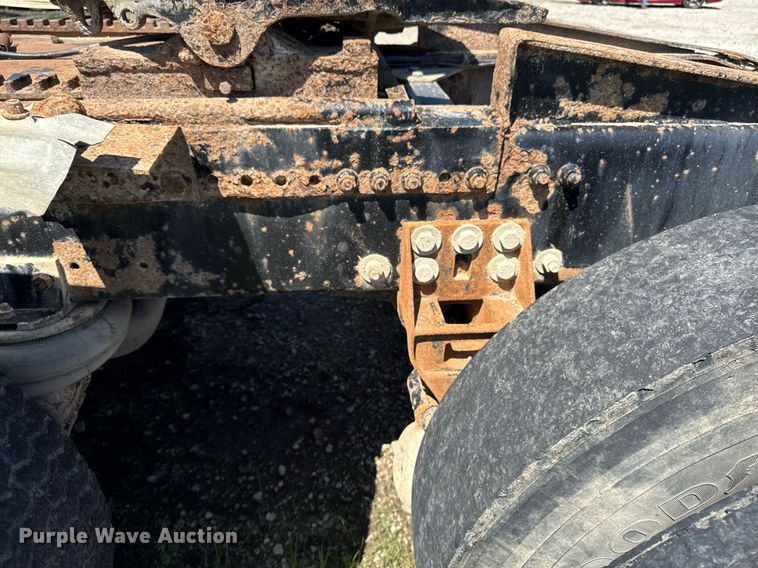 image for item EM2095 1988 Freightliner FLC112 semi truck