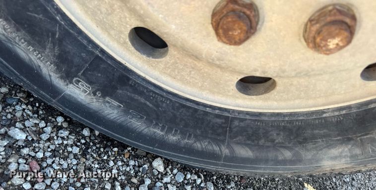 image for item EM2095 1988 Freightliner FLC112 semi truck