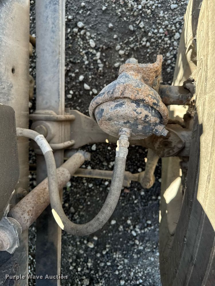 image for item EM2095 1988 Freightliner FLC112 semi truck