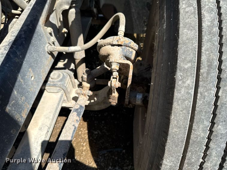 image for item EM2095 1988 Freightliner FLC112 semi truck