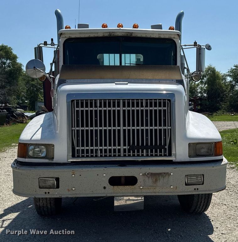 image for item EM2111 1996 International 9400 semi truck