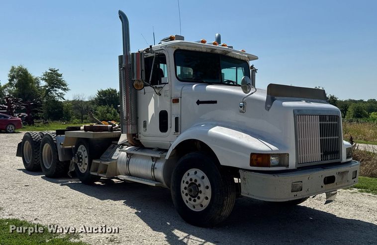 image for item EM2111 1996 International 9400 semi truck