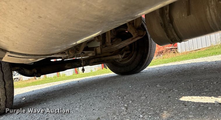 image for item EM2111 1996 International 9400 semi truck