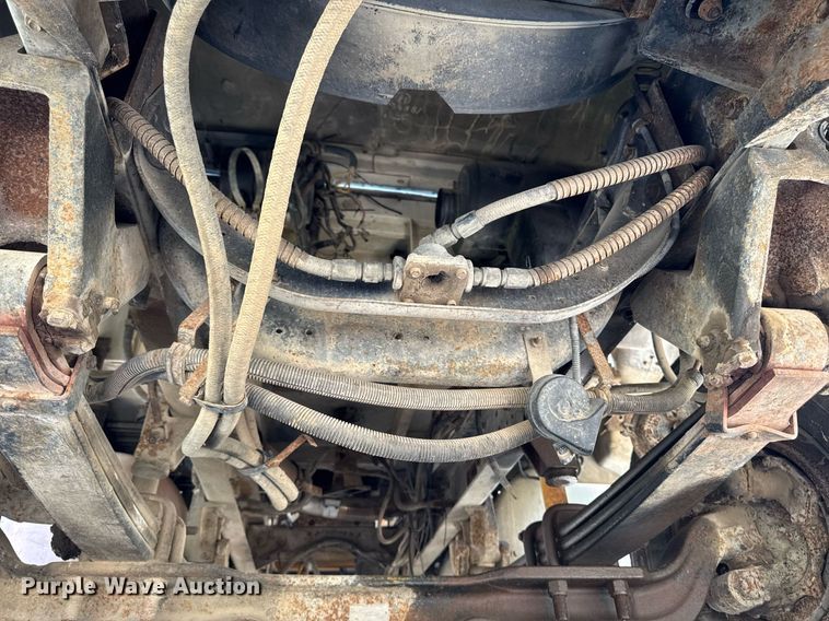 image for item EM2111 1996 International 9400 semi truck