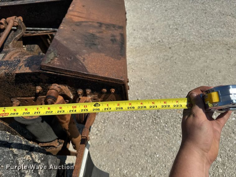 image for item EM2111 1996 International 9400 semi truck