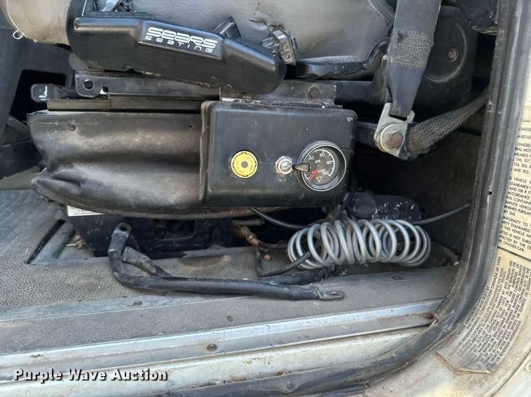 image for item EM2111 1996 International 9400 semi truck