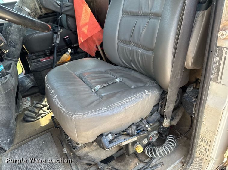 image for item EM2111 1996 International 9400 semi truck