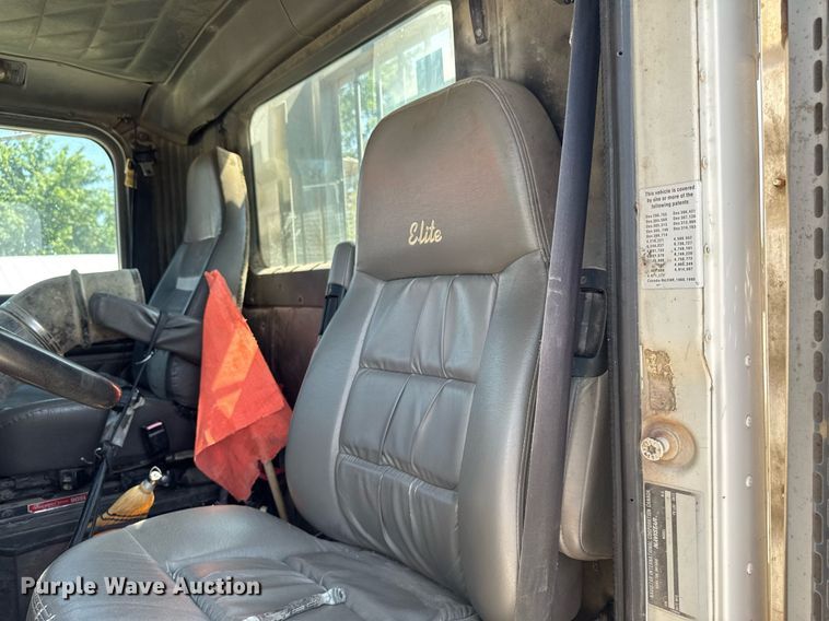 image for item EM2111 1996 International 9400 semi truck