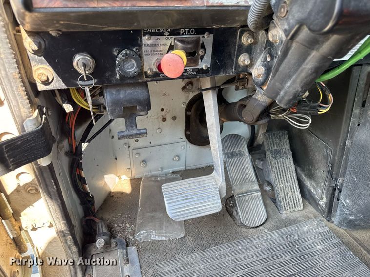 image for item EM2111 1996 International 9400 semi truck