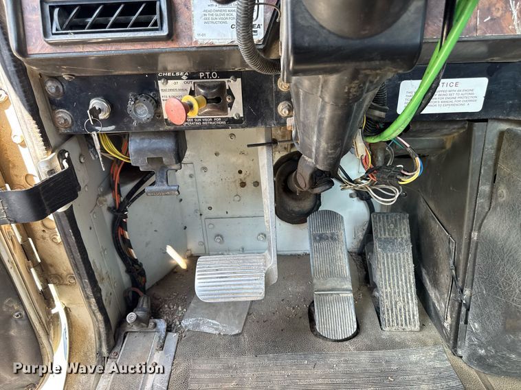 image for item EM2111 1996 International 9400 semi truck