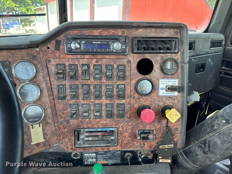 image for item EM2111 1996 International 9400 semi truck