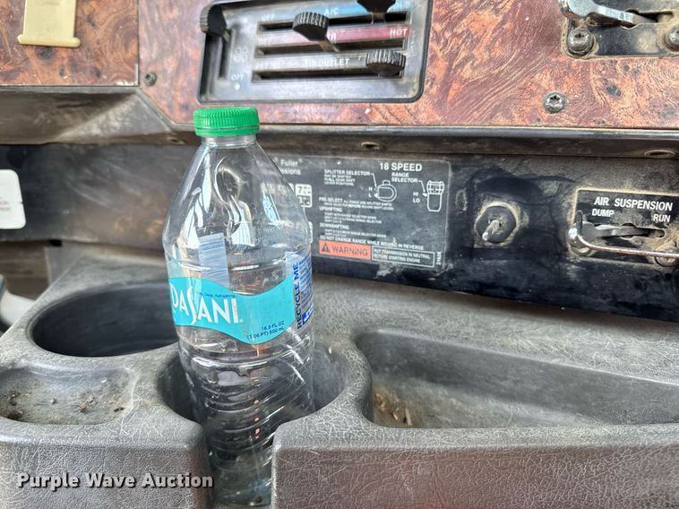 image for item EM2111 1996 International 9400 semi truck