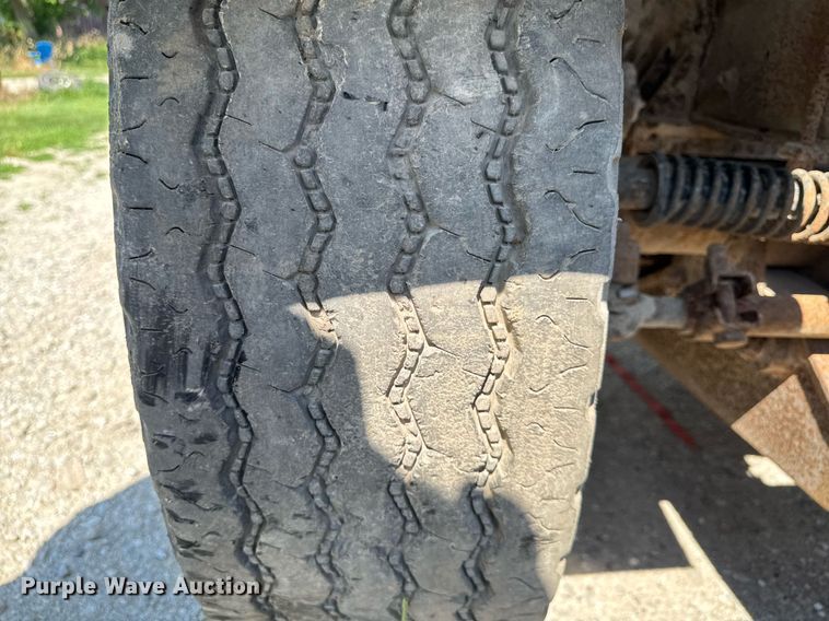 image for item EM2111 1996 International 9400 semi truck