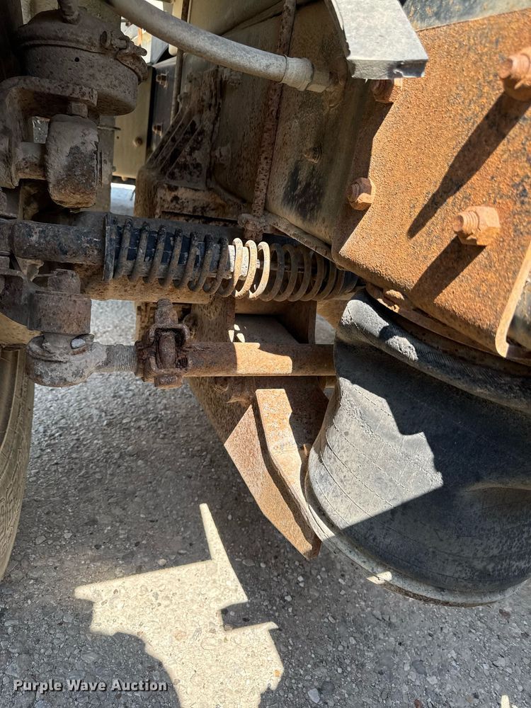 image for item EM2111 1996 International 9400 semi truck