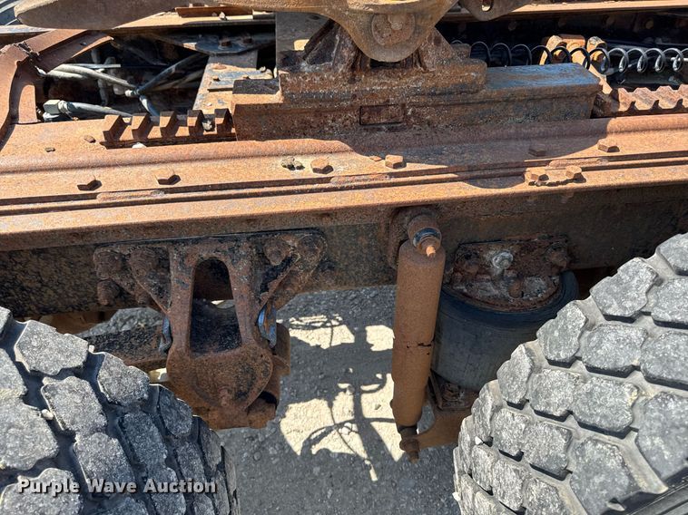 image for item EM2111 1996 International 9400 semi truck