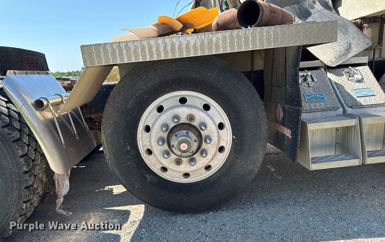 image for item EM2111 1996 International 9400 semi truck