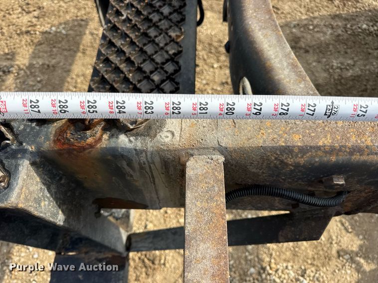 image for item EN4585 2010 International DuraStar 4400  truck cab and chassis