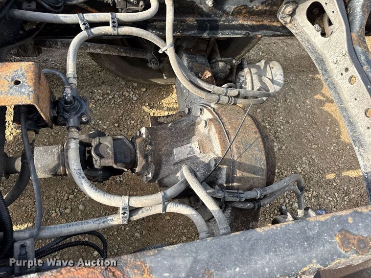 image for item EN4585 2010 International DuraStar 4400  truck cab and chassis