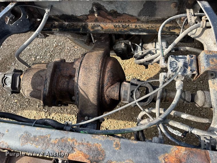 image for item EN4585 2010 International DuraStar 4400  truck cab and chassis