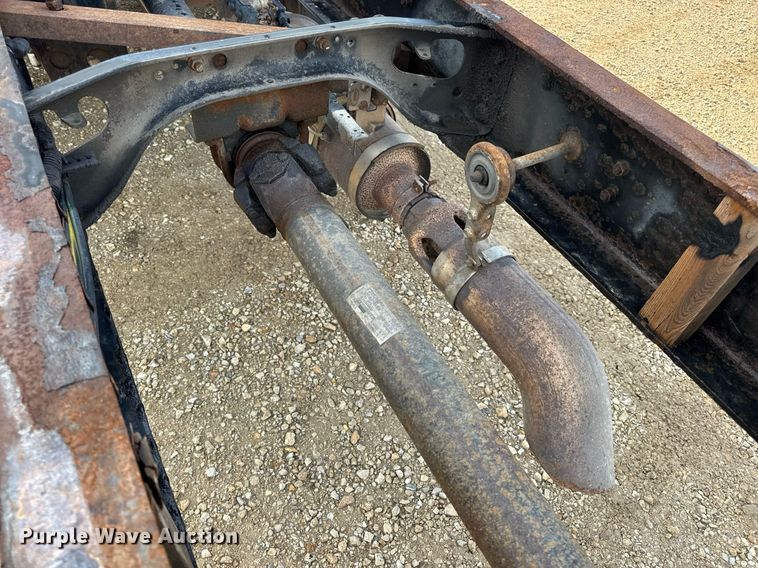 image for item EN4585 2010 International DuraStar 4400  truck cab and chassis