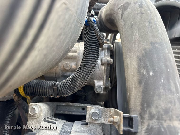 image for item EN4585 2010 International DuraStar 4400  truck cab and chassis