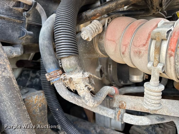 image for item EN4585 2010 International DuraStar 4400  truck cab and chassis