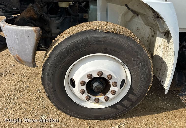 image for item EN4585 2010 International DuraStar 4400  truck cab and chassis