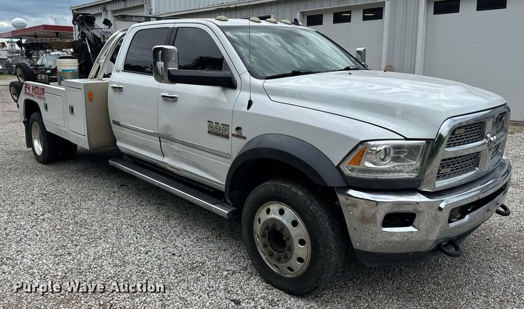 image for item EN4588 2017 Dodge Ram 5500HD Laramie Crew Cab tow truck