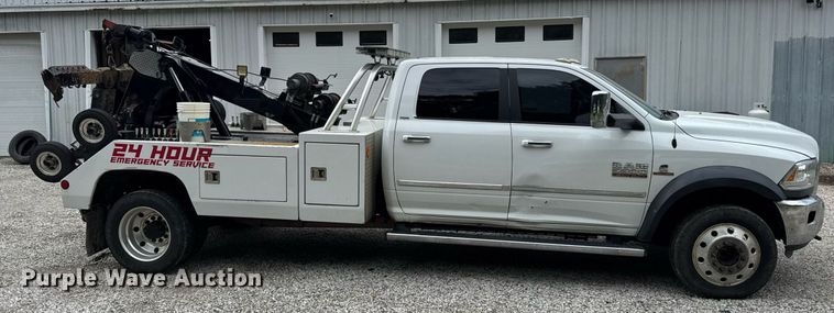 image for item EN4588 2017 Dodge Ram 5500HD Laramie Crew Cab tow truck