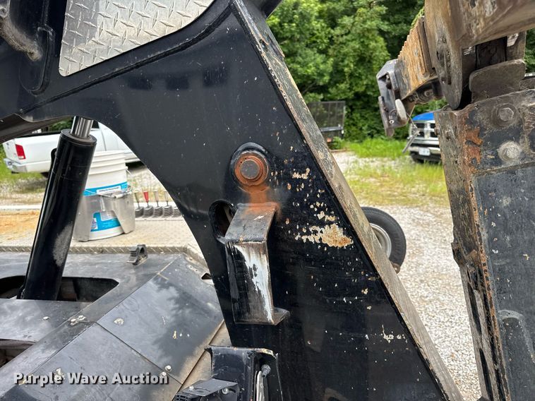 image for item EN4588 2017 Dodge Ram 5500HD Laramie Crew Cab tow truck