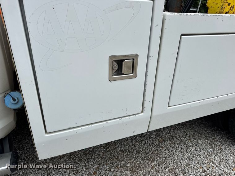 image for item EN4588 2017 Dodge Ram 5500HD Laramie Crew Cab tow truck