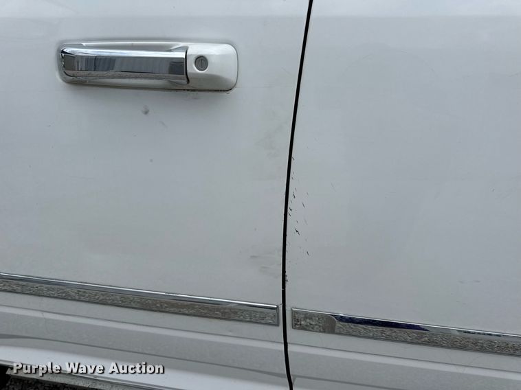 image for item EN4588 2017 Dodge Ram 5500HD Laramie Crew Cab tow truck