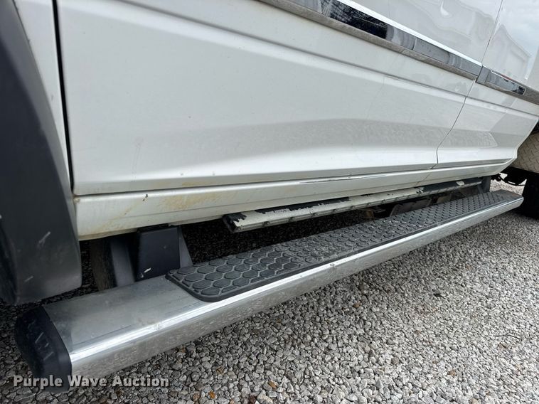 image for item EN4588 2017 Dodge Ram 5500HD Laramie Crew Cab tow truck