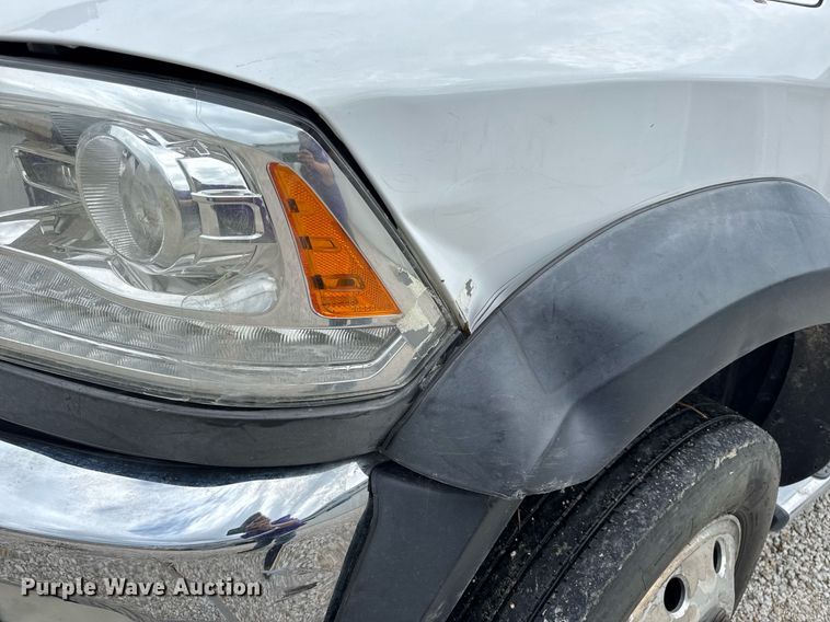 image for item EN4588 2017 Dodge Ram 5500HD Laramie Crew Cab tow truck