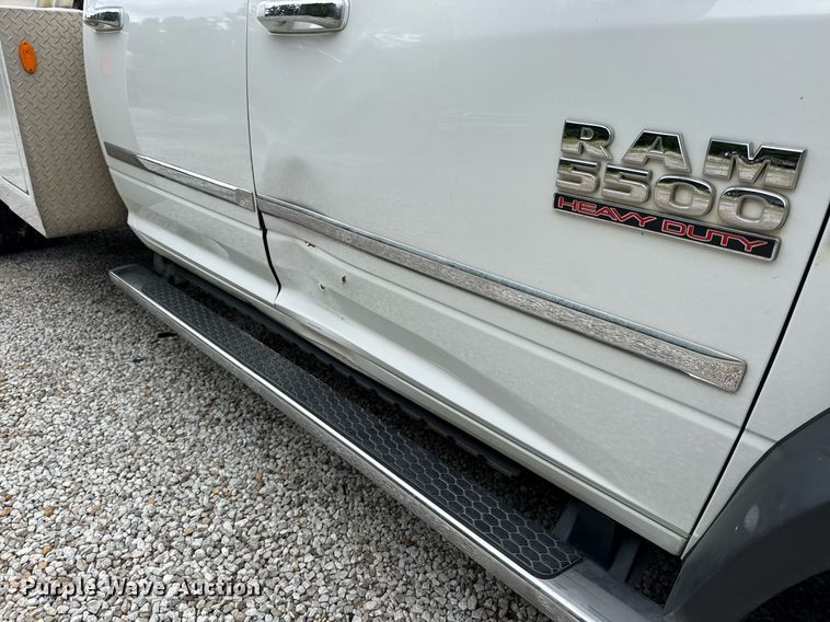 image for item EN4588 2017 Dodge Ram 5500HD Laramie Crew Cab tow truck