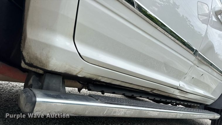 image for item EN4588 2017 Dodge Ram 5500HD Laramie Crew Cab tow truck