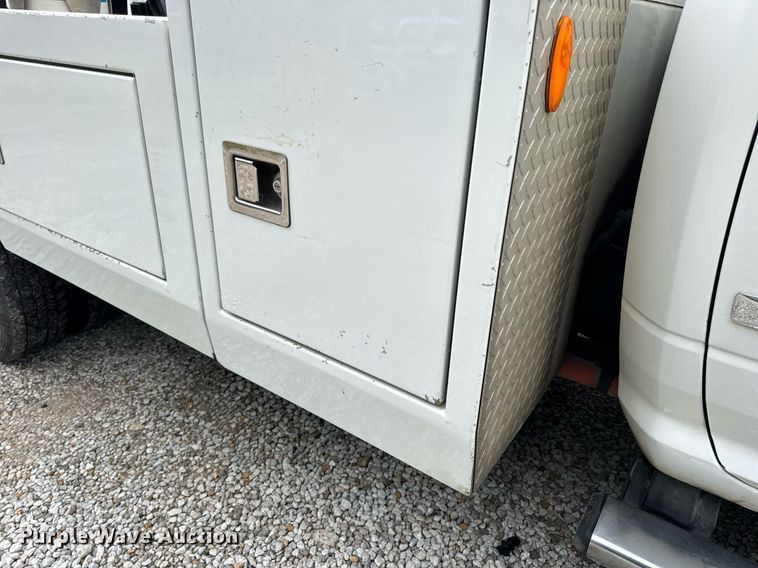 image for item EN4588 2017 Dodge Ram 5500HD Laramie Crew Cab tow truck