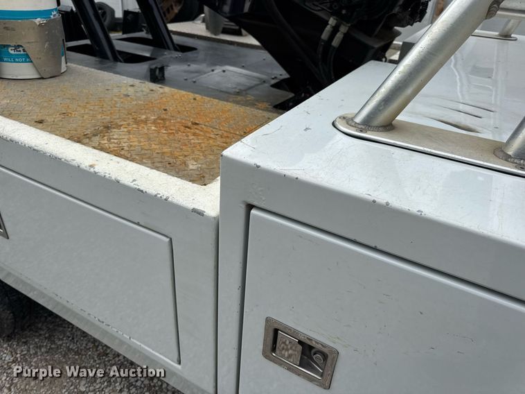 image for item EN4588 2017 Dodge Ram 5500HD Laramie Crew Cab tow truck