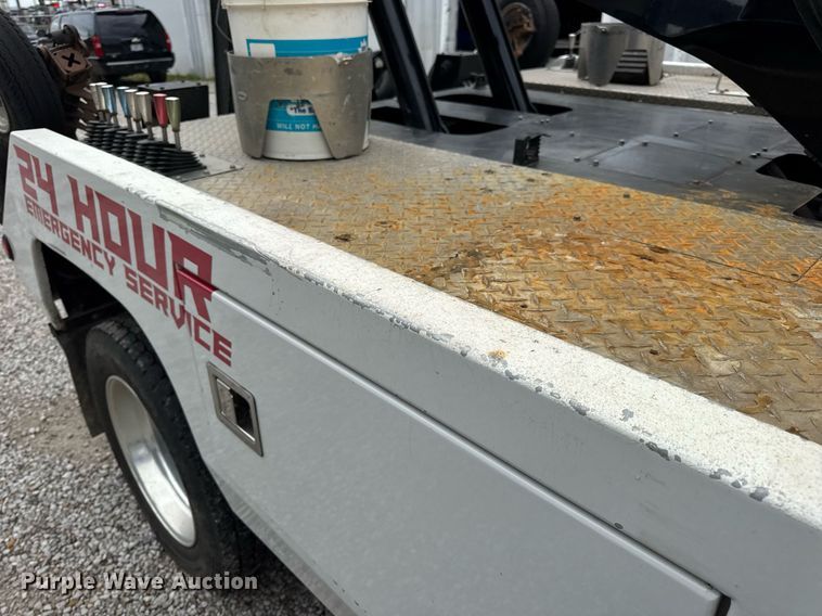 image for item EN4588 2017 Dodge Ram 5500HD Laramie Crew Cab tow truck