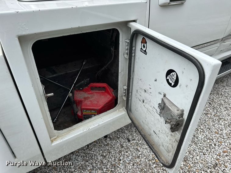 image for item EN4588 2017 Dodge Ram 5500HD Laramie Crew Cab tow truck