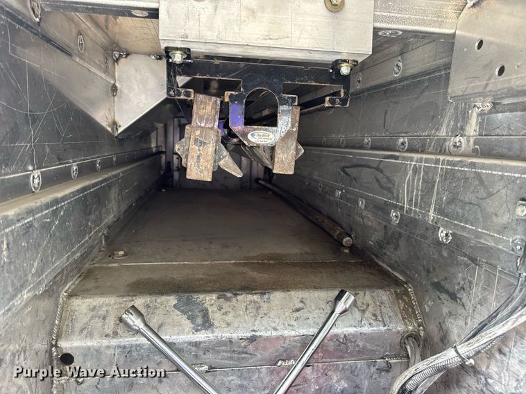 image for item EN4588 2017 Dodge Ram 5500HD Laramie Crew Cab tow truck