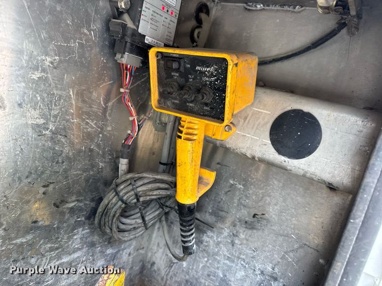 image for item EN4588 2017 Dodge Ram 5500HD Laramie Crew Cab tow truck