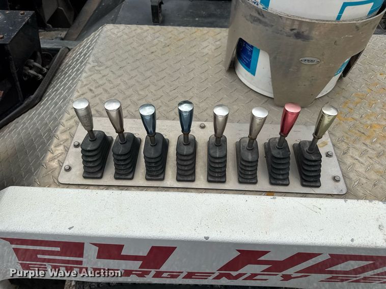 image for item EN4588 2017 Dodge Ram 5500HD Laramie Crew Cab tow truck