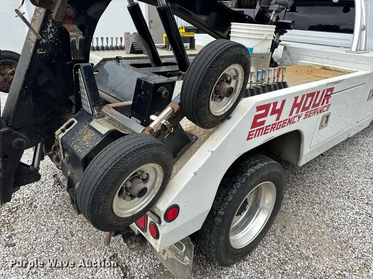 image for item EN4588 2017 Dodge Ram 5500HD Laramie Crew Cab tow truck