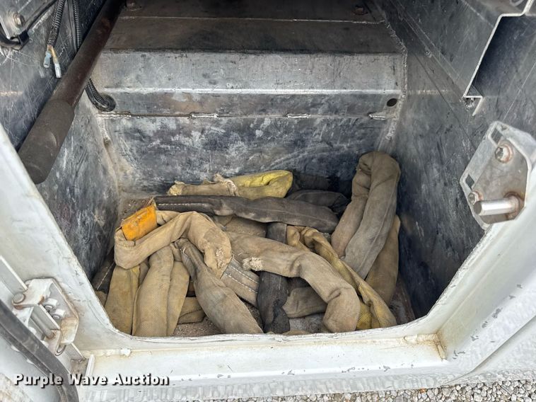 image for item EN4588 2017 Dodge Ram 5500HD Laramie Crew Cab tow truck