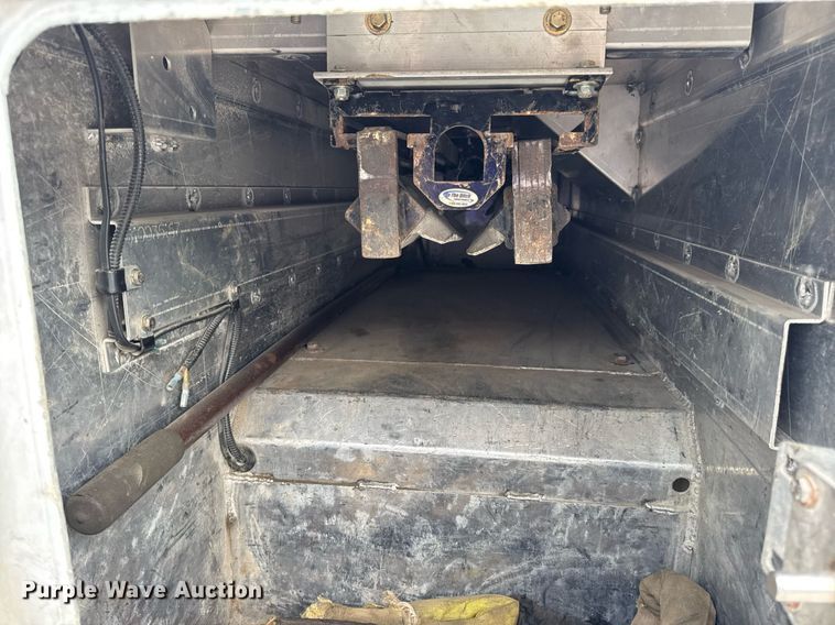 image for item EN4588 2017 Dodge Ram 5500HD Laramie Crew Cab tow truck