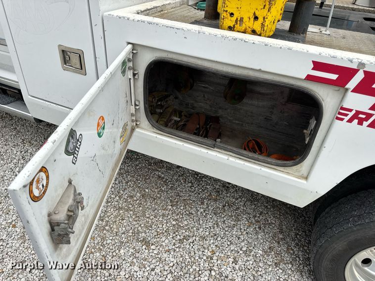 image for item EN4588 2017 Dodge Ram 5500HD Laramie Crew Cab tow truck