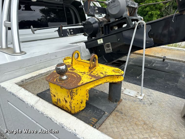 image for item EN4588 2017 Dodge Ram 5500HD Laramie Crew Cab tow truck